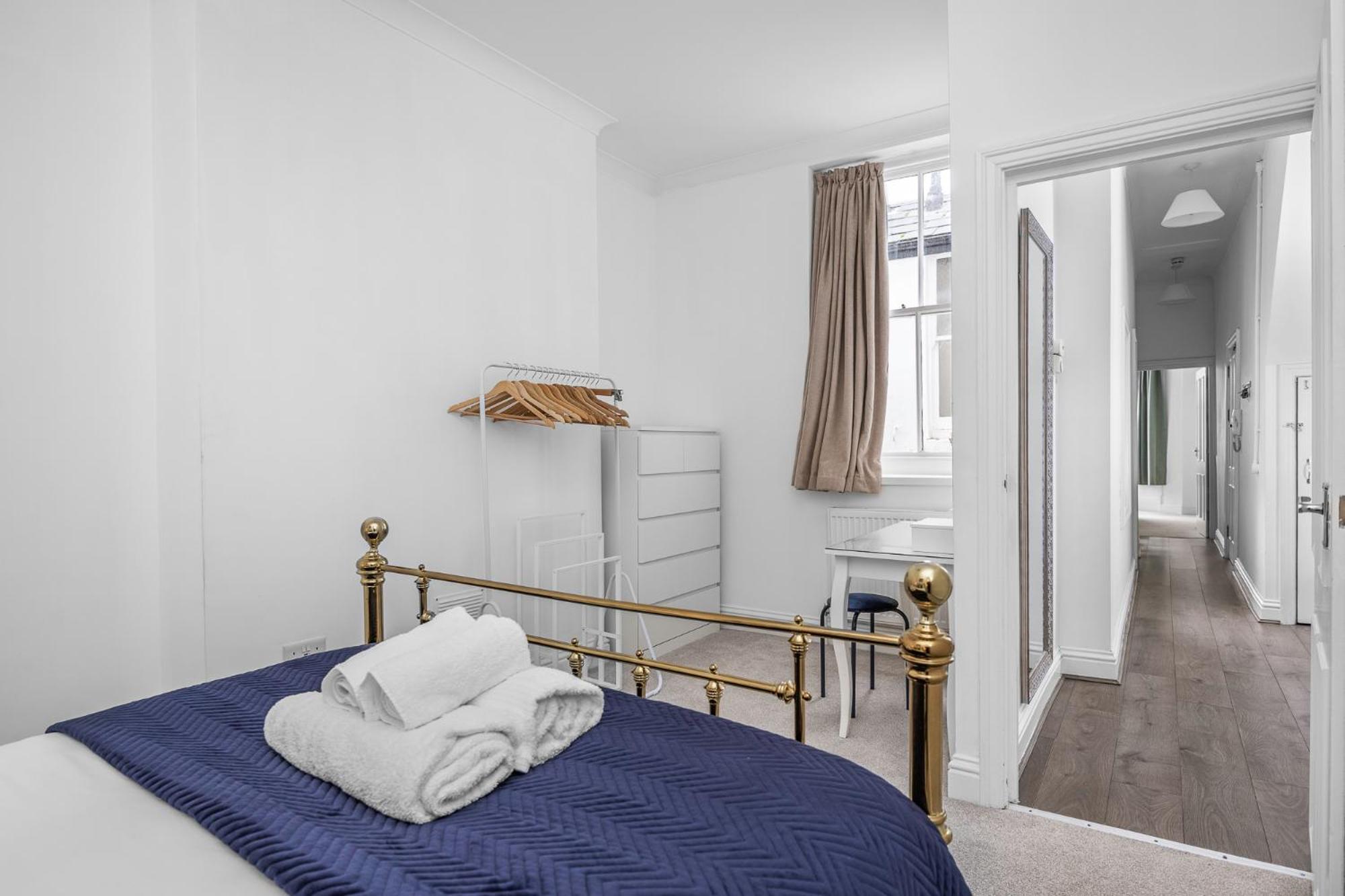 2 Bedroom Flat - With King Sized Beds, Netflix And Sky - Perfect For Contractors, Vacation Guests Or Those Relocating Брайтонн Экстерьер фото